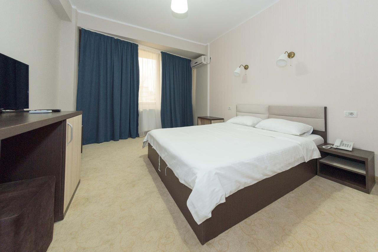 Hotel Promenada Mamaia Exteriör bild