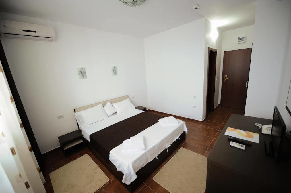 Hotel Promenada Mamaia Exteriör bild